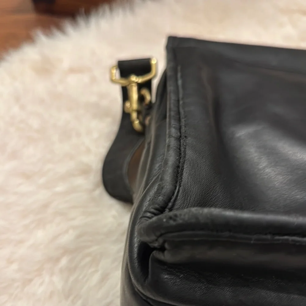 Vintage Coach Black Leather Men’s Briefcase pre-owned.
